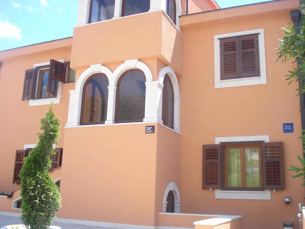 Villa Kiki Bol Exterior foto
